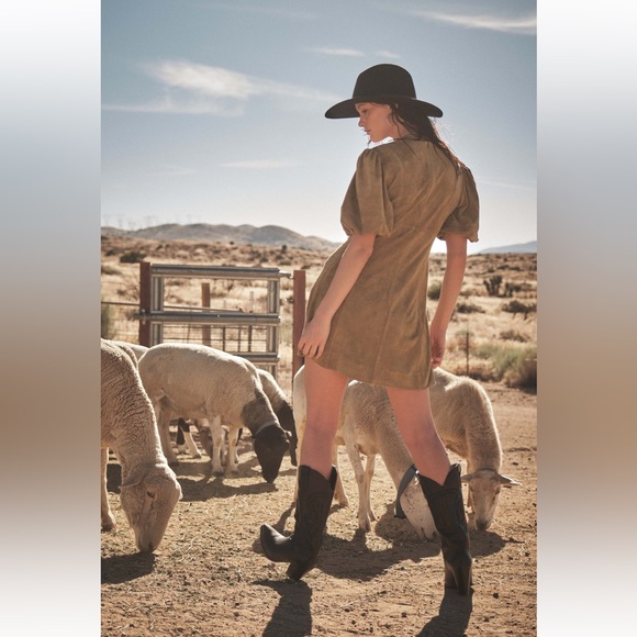 27 Faux Suede V-neck Bubble Sleeve Shift Dress - Picture 5 of 5